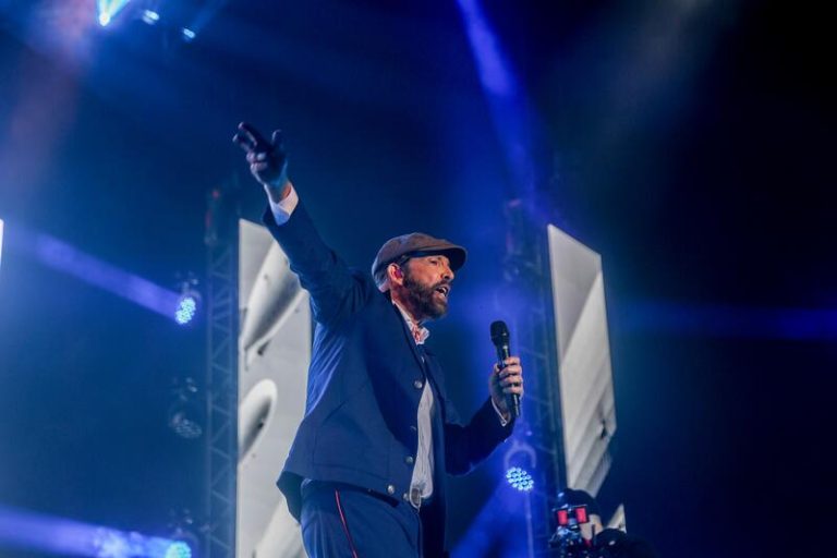 Latin Grammy 2024: Juan Luis Guerra triunfa con 4 premios en una gala donde la Niña Pastori se acuerda de la DANA