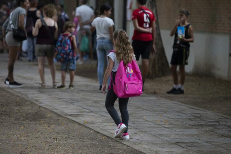 La tasa de abandono escolar en España desciende pero es la segunda más alta de la Unión Europea