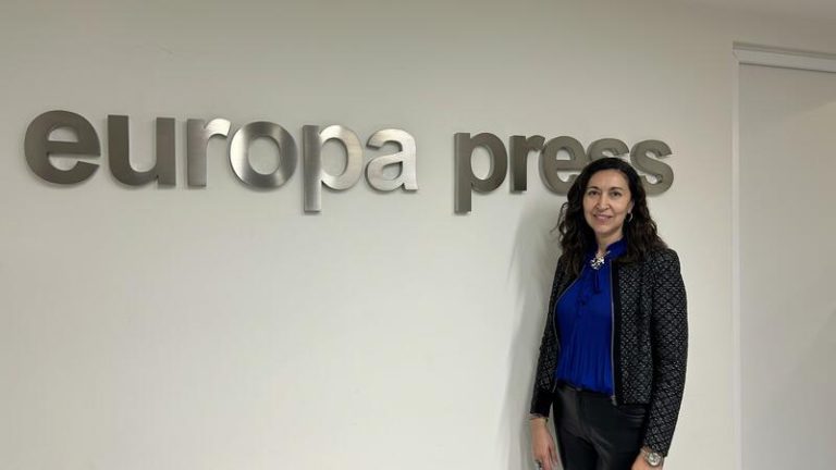 Directora de Escuela de Periodismo de UNIACC: "En Chile conservamos esta vocación del periodista que busca la noticia"