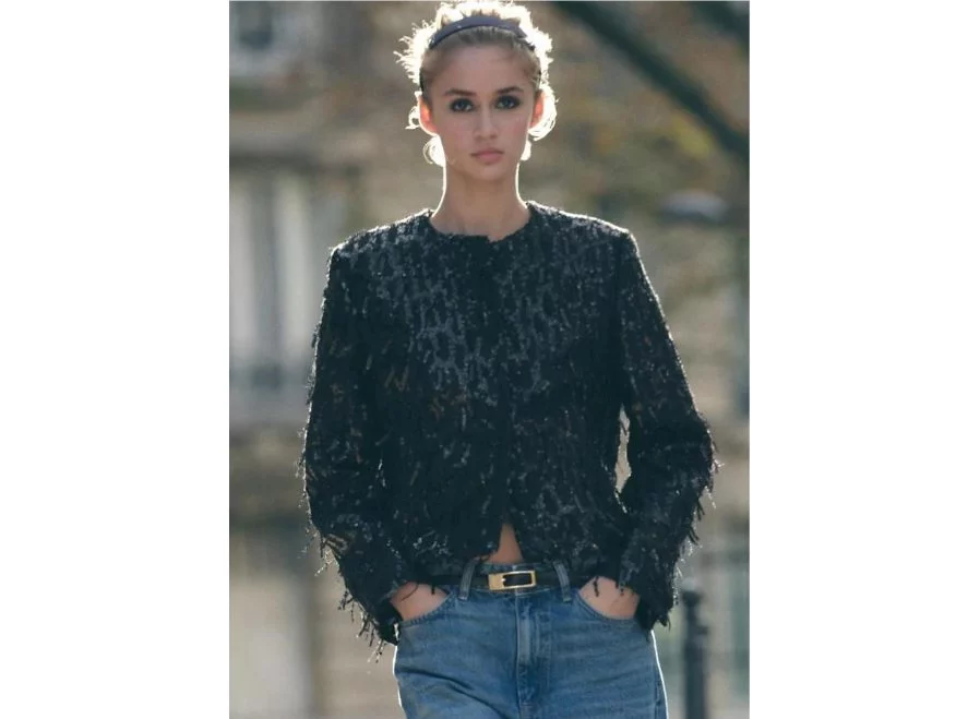 4 chaquetas negras de Zara que son infalibles para un look elegante y festivo