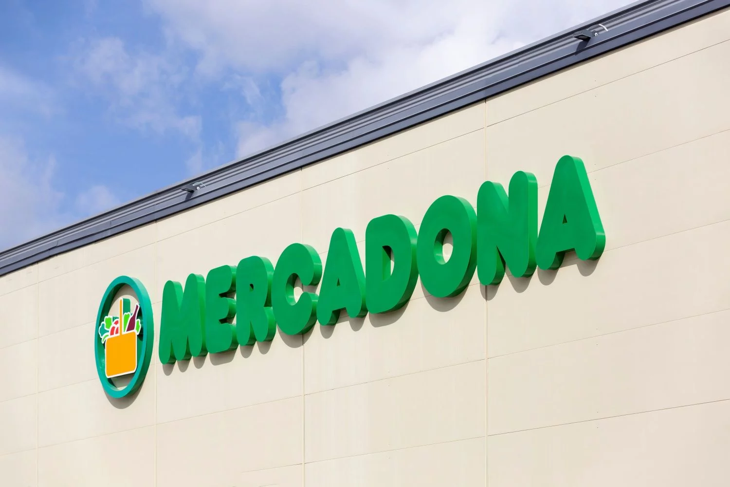 Arrasa en Madrid y Barcelona la crema corporal de Mercadona de 2 euros que te quita la celulitis Arrasa en Madrid y Barcelona la crema corporal de Mercadona de 2 euros que te quita la celulitis