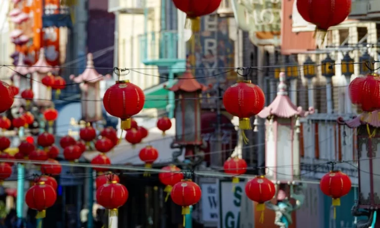 7 razones para visitar el Barrio Chino de Madrid más allá de las evidentes