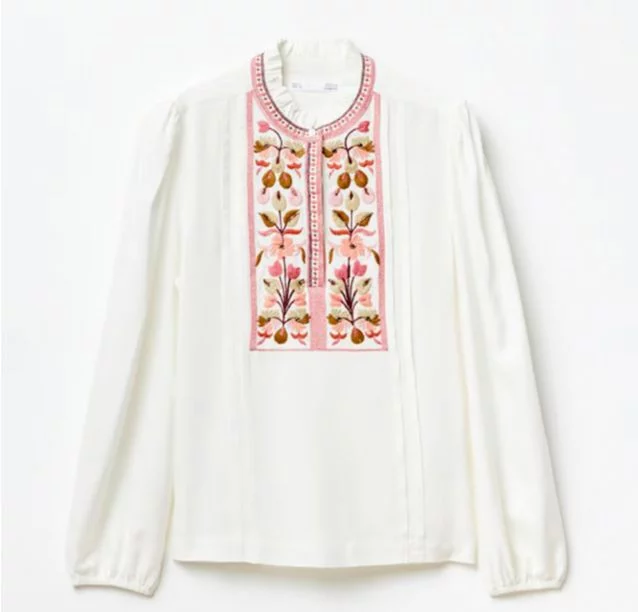 8 blusas de Sfera que puedes combinar con vaqueros para verte elegante en segundos