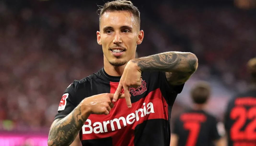 Grimaldo responde a la llamada del Atlético