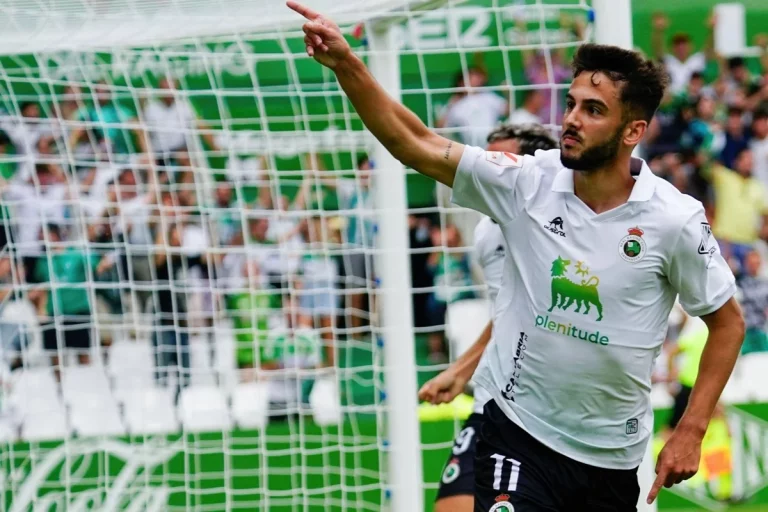 Andrés Martín desata un derbi entre Sevilla FC y Betis