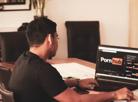 Ayuda contra la pornografía