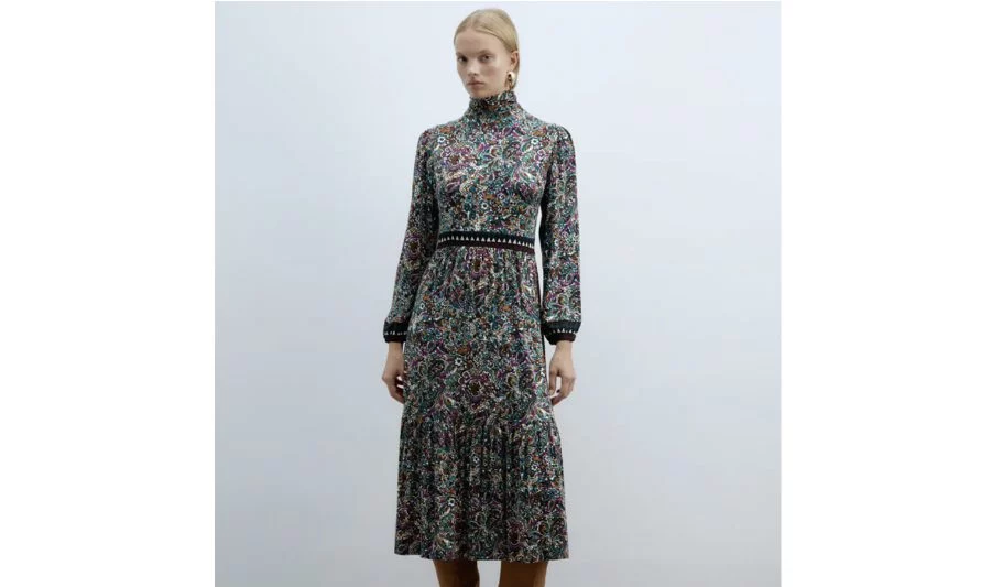 Celebra el estilo boho con estos 6 vestidos de Sfera que son perfectos para llevar con zapatillas