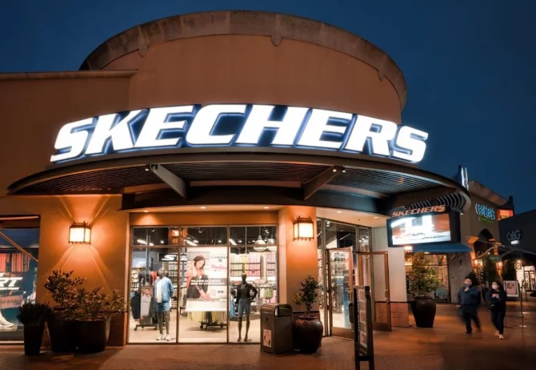 Como si flotaras al andar: 5 zapatillas Skechers que tienes que probarte