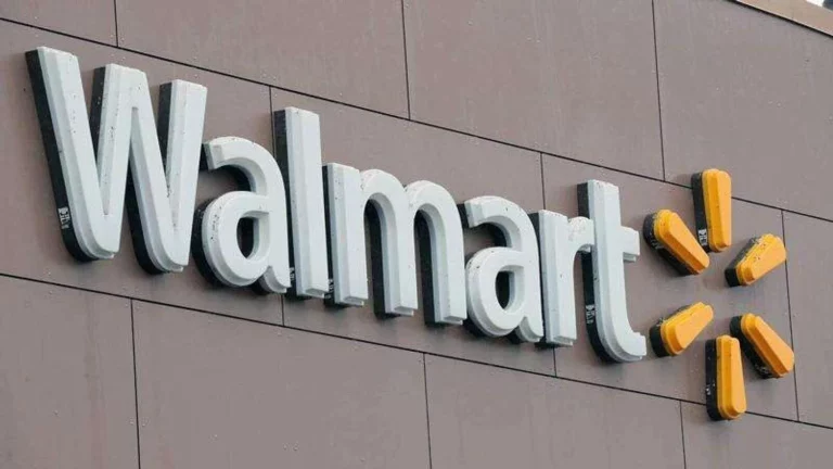Críticas a una estadounidense por sus palabras sobre el “Walmart español” y los bazares chinos