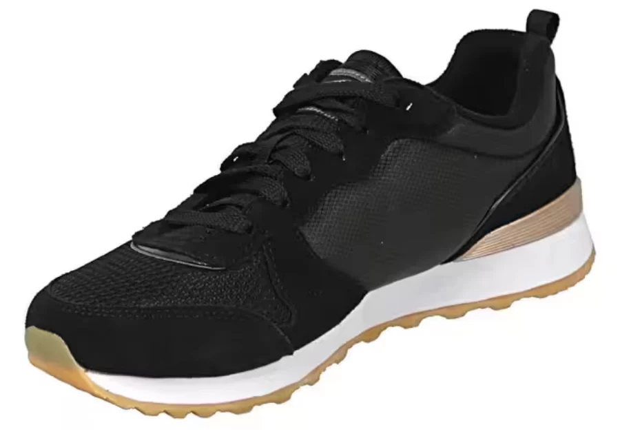 Decathlon vende unas zapatillas Skechers que adelantan por la derecha a New Balance