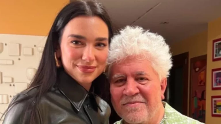 Dua Lipa podría ser la próxima musa de Pedro Almodóvar en su nuevo proyecto