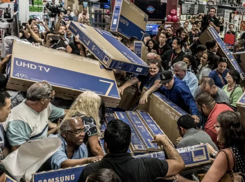 El Banco de España alerta sobre las tentadoras ofertas del Black Friday El Banco de España alerta sobre las tentadoras ofertas del Black Friday: cómo evitar caer en las trampas del consumo impulsivo