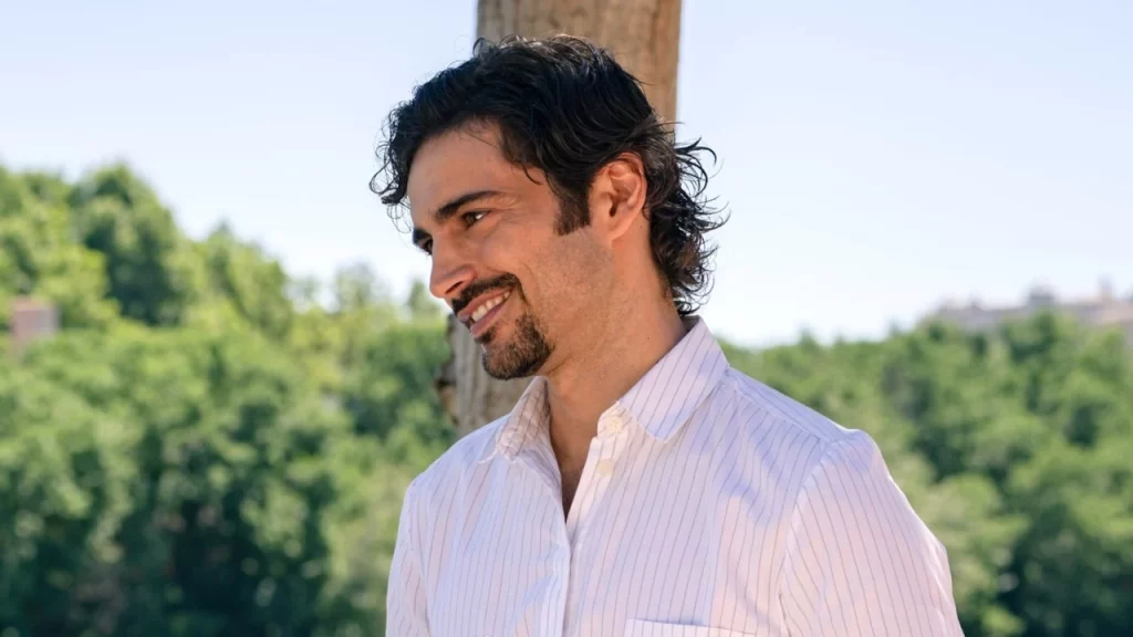 El impacto de la presencia de Víctor en el desarrollo de la trama 