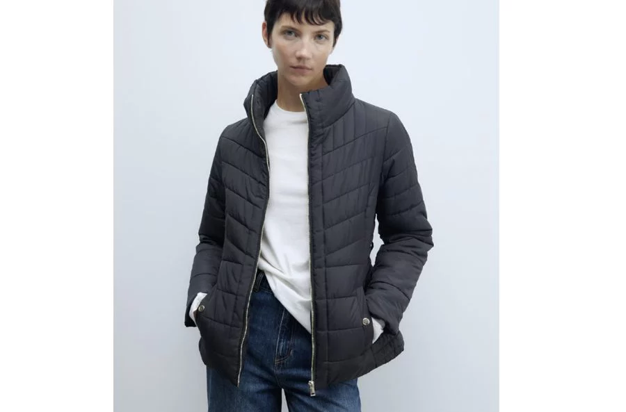 Elegante y calentita con estas 8 parkas acolchadas de Sfera
