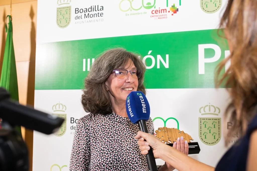 Marga Montoro (Joyería Marga Montoro: el esfuerzo tiene su «reconocimiento cuando el cliente vuelve» 1 Entrega Premios Empresariales Boadilla 294