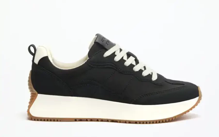 zapatillas negras