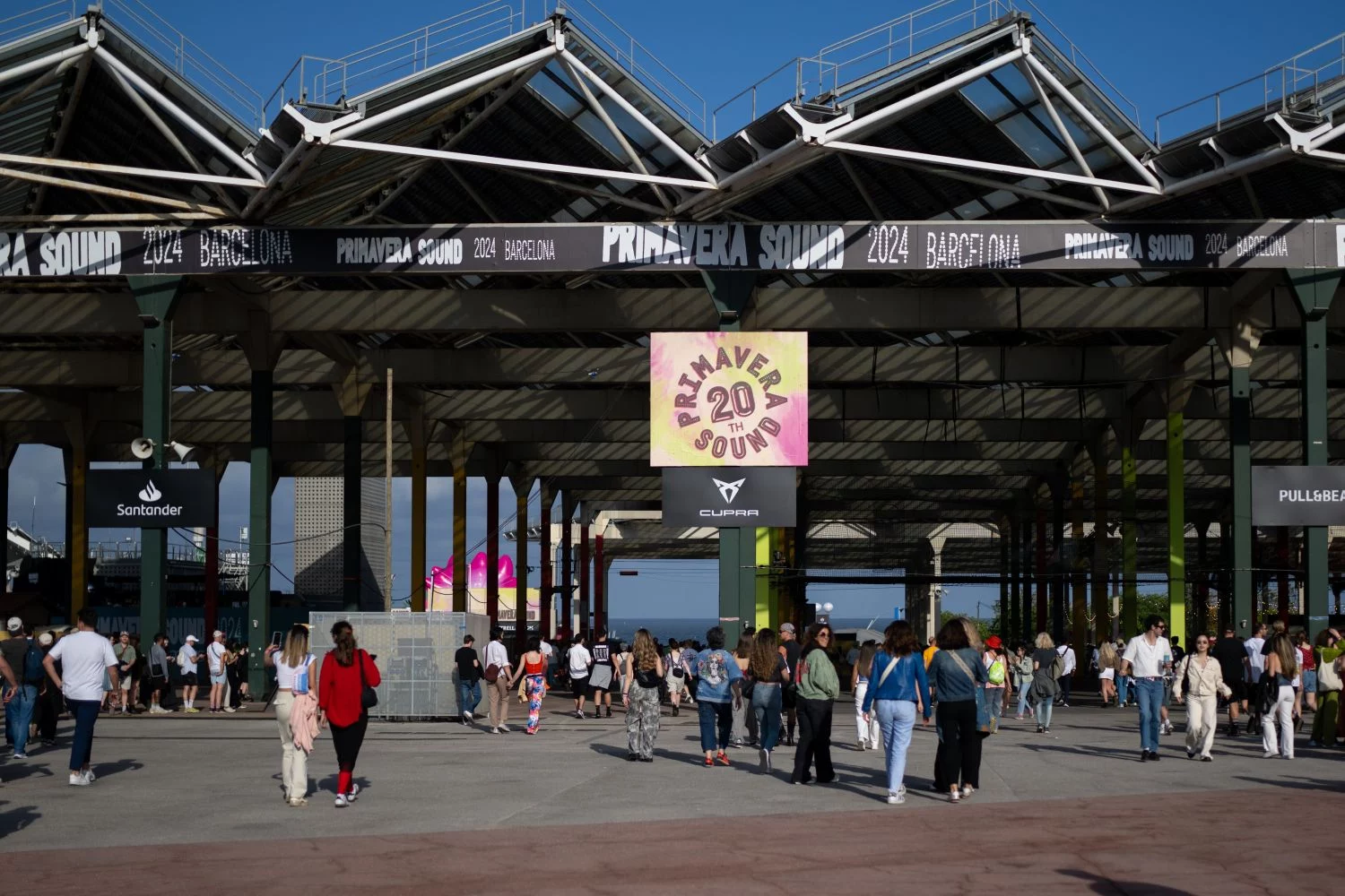 Tanto el Mad Cool como el Primavera Sound buscan mejorar su relación con los vecinos de sus zonas