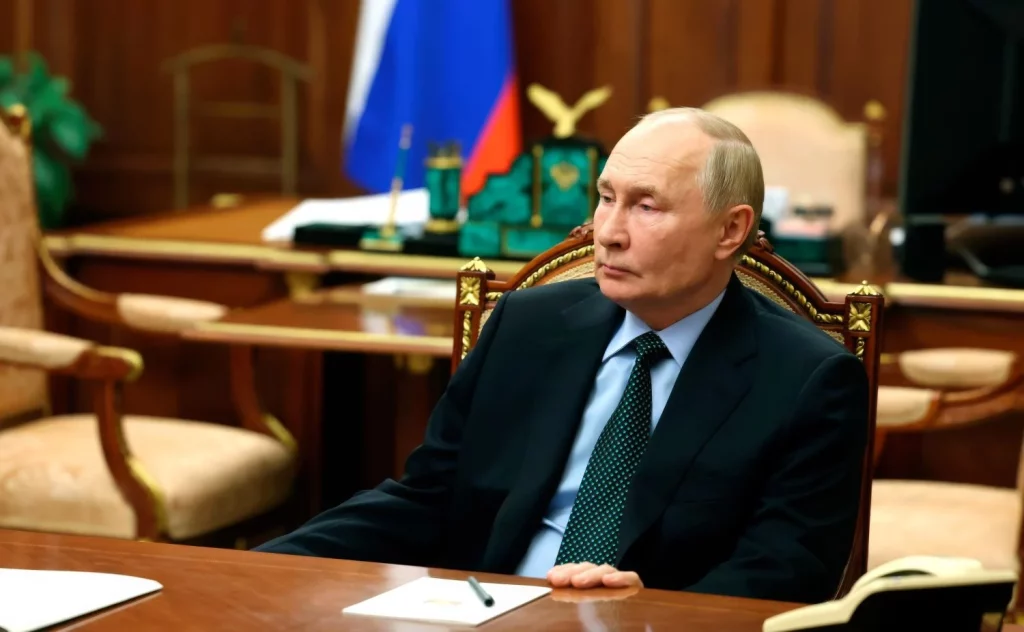 Varias capitales europeas alertan de un posible ataque y activan el artículo 5 1 El presidente de Rusia, Vladimir Putin