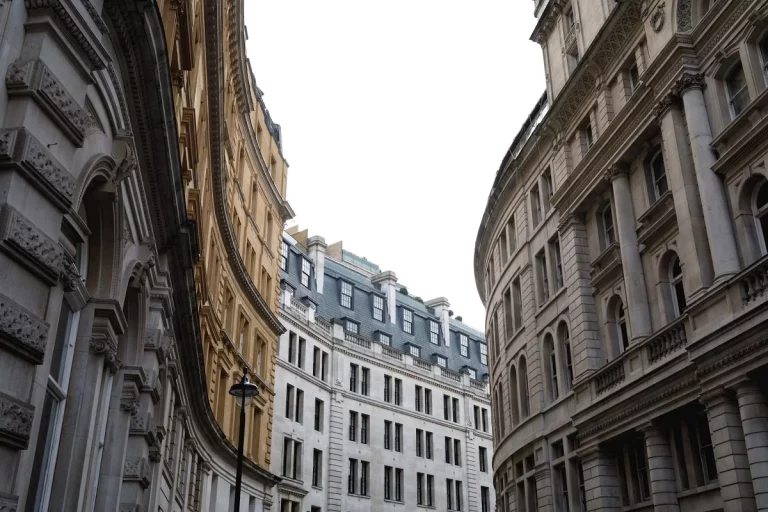 ¿A quién pertenece la fachada de un edificio?