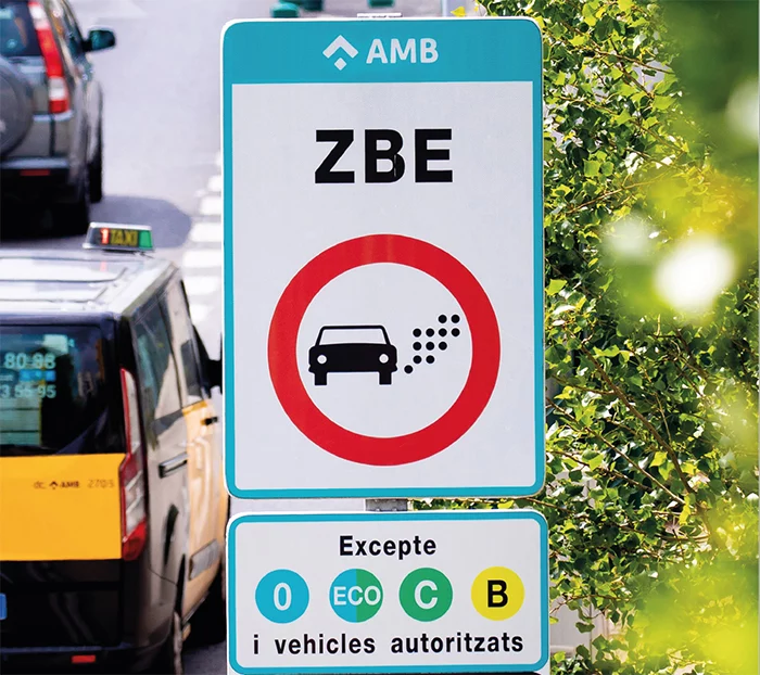 Si tu coche tiene etiqueta B o C, quieren cobrarte 4 euros por un minuto en las ZBE