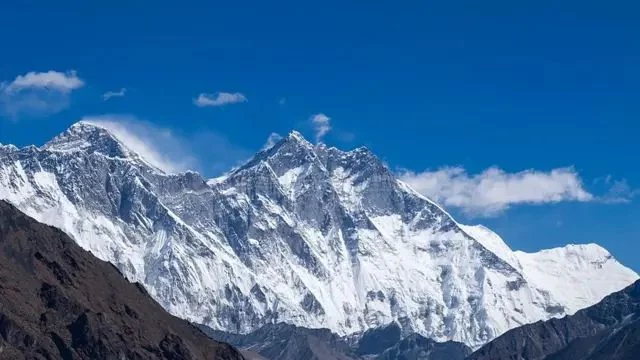 Hay una razón por la que el Everest crece y es más alto cada año