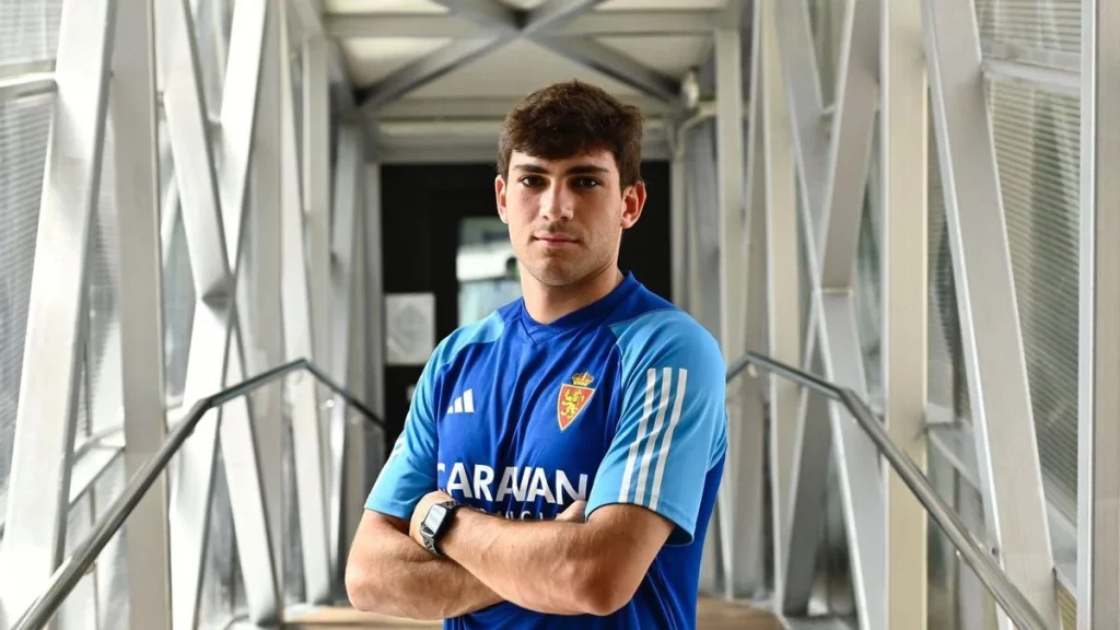 Iván Azón puede acabar en un rival directo del Real Zaragoza 1 Iván Azón