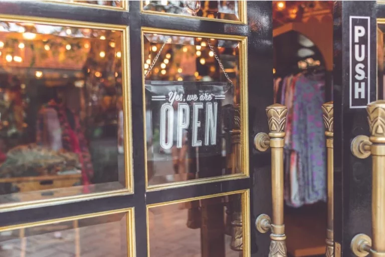 La nueva tienda barata que planta cara a Primark vendiendo ropa de marca rebajada