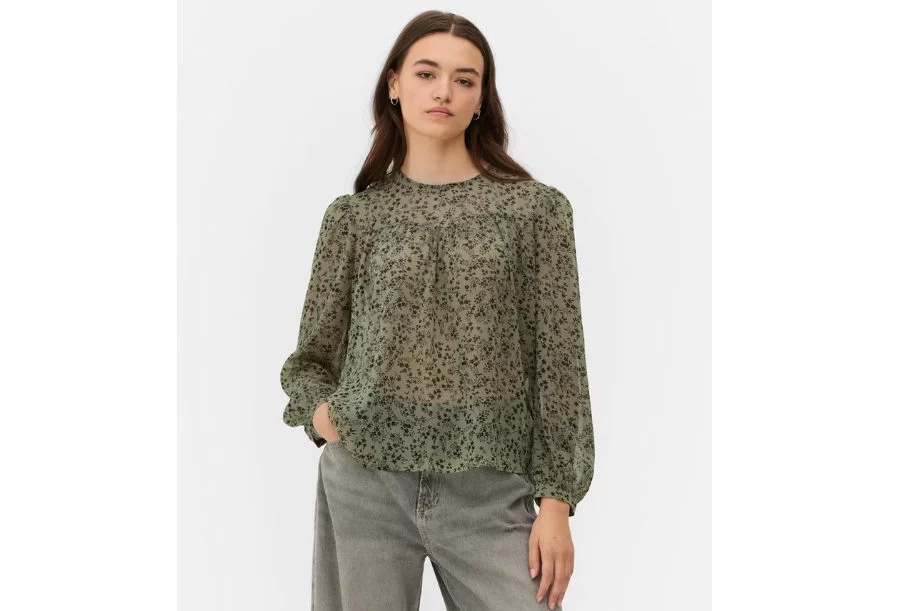 Las camisas y blusas más suavecitas y baratas las tiene Primark por menos de 20 euros