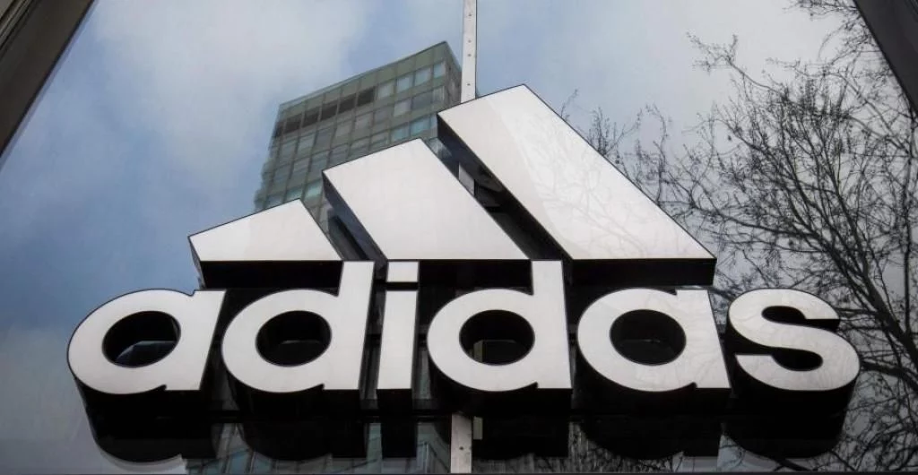 Las tres rayas como símbolo de identidad