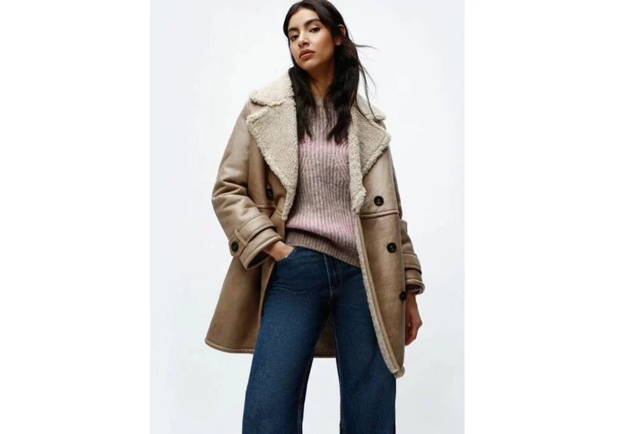 Lefties, El Corte Inglés, Cortefiel y Stradivarius, arrasan con estos abrigos de pelo que causan sensación y te mantienen calentita