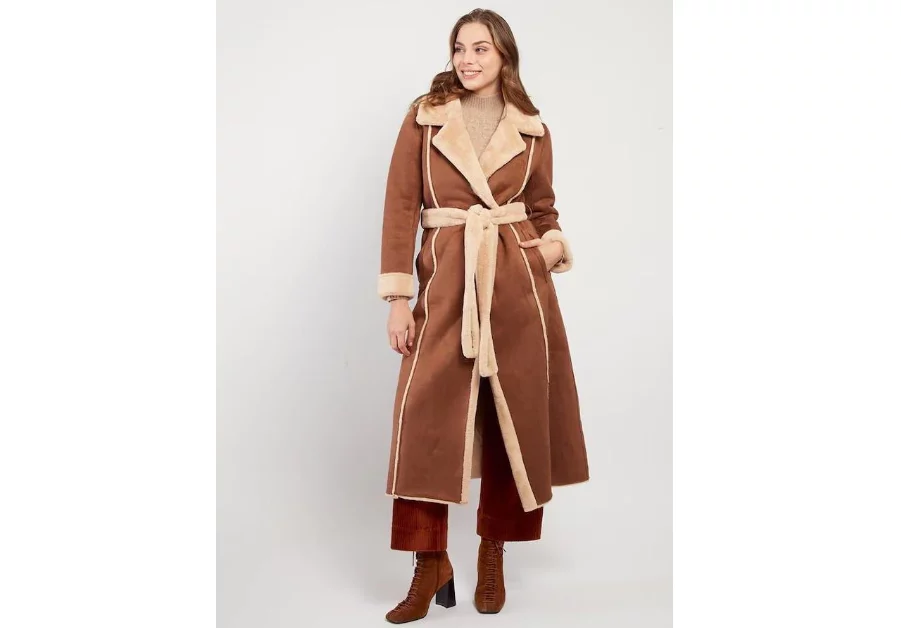 Lefties, El Corte Inglés, Cortefiel y Stradivarius, arrasan con estos abrigos de pelo que causan sensación y te mantienen calentita