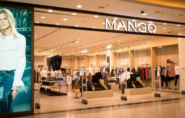 Los 7 mejores abrigos de Mango: de parkas a gabardinas y plumíferos
