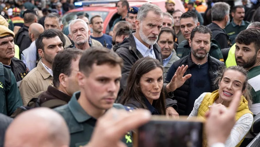Los franceses juzgan a Letizia y Felipe y hacen una comparación con Isabel II
