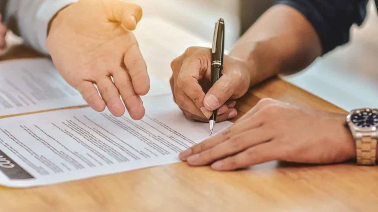 Ofensiva contra el abuso de los fijos discontinuos mientras el negocio de las ETTs cae a mínimos históricos