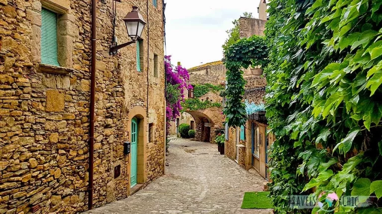 Peratallada, el encantador pueblo medieval de Girona que revive la historia en piedra