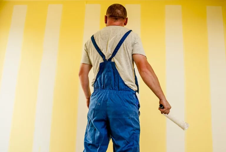 Adrià Ferruz: cómo usar pintura en la cocina para un ambiente más cálido y unificado