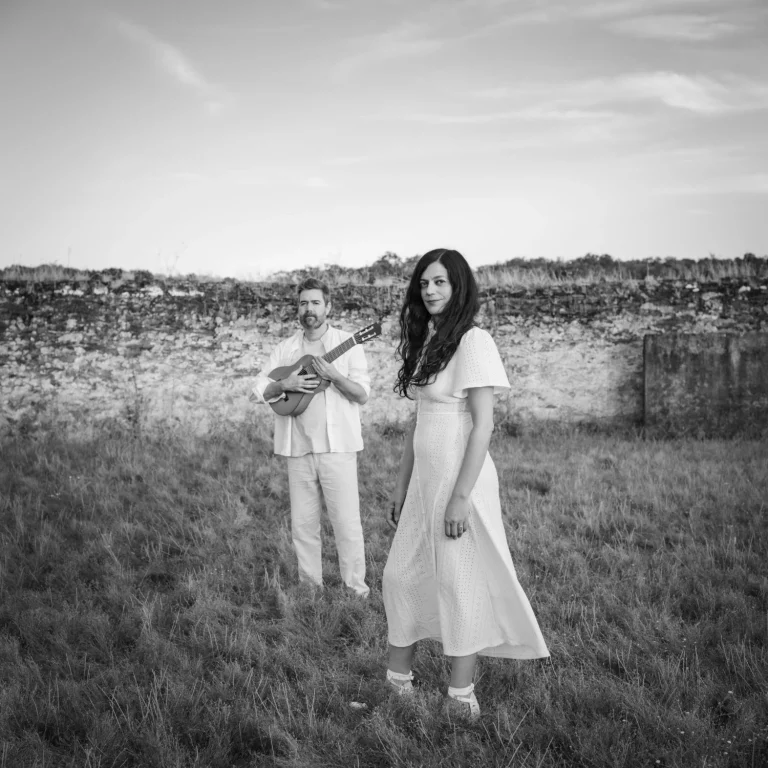 Juanma Latorre de Vetusta Morla y Ester Rodríguez reinventan la copla con Soleado