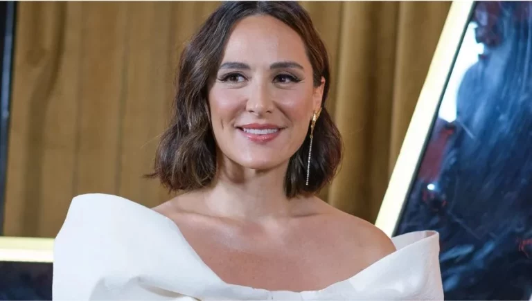 Tamara Falcó pone de moda un look con ropa de Zara y botas de Martinelli con el que fue a 'El Hormiguero'