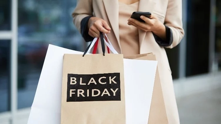 El error de financiar compras con tarjeta en Black Friday o Navidad: un 140% más caro que un préstamo 1 black friday tarjeta credito