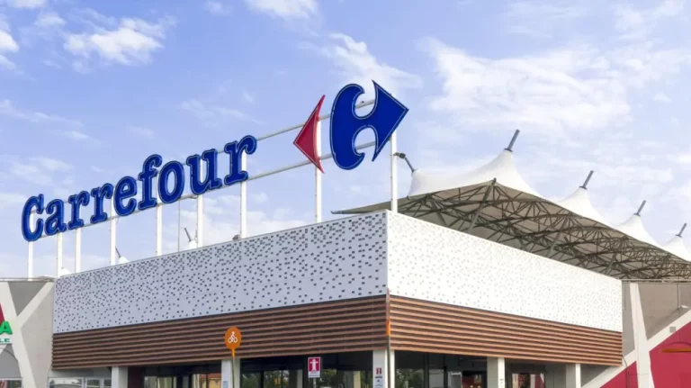 Carrefour pone a la venta por menos de 20 euros el clon de las zapatillas Skechers más discretas y cómodas