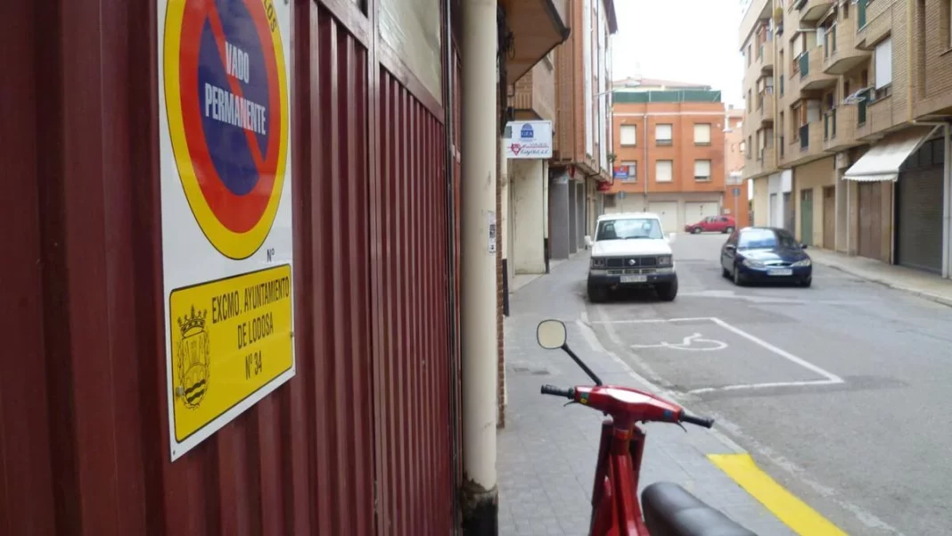 Multas por aparcar en un vado: lo que debes saber