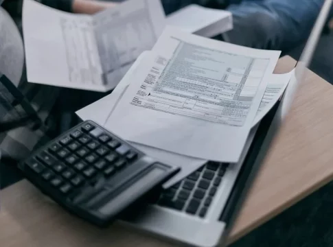 El mayor secreto de la OCU: Reduce 700 euros de tu luz con estos trucos El mayor secreto de la OCU: Reduce 700 euros de tu luz con estos trucos