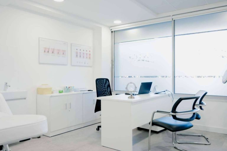 Las vitaminas esenciales y la mesoterapia capilar se vuelven imprescindibles para estimular el crecimiento del cabello en invierno