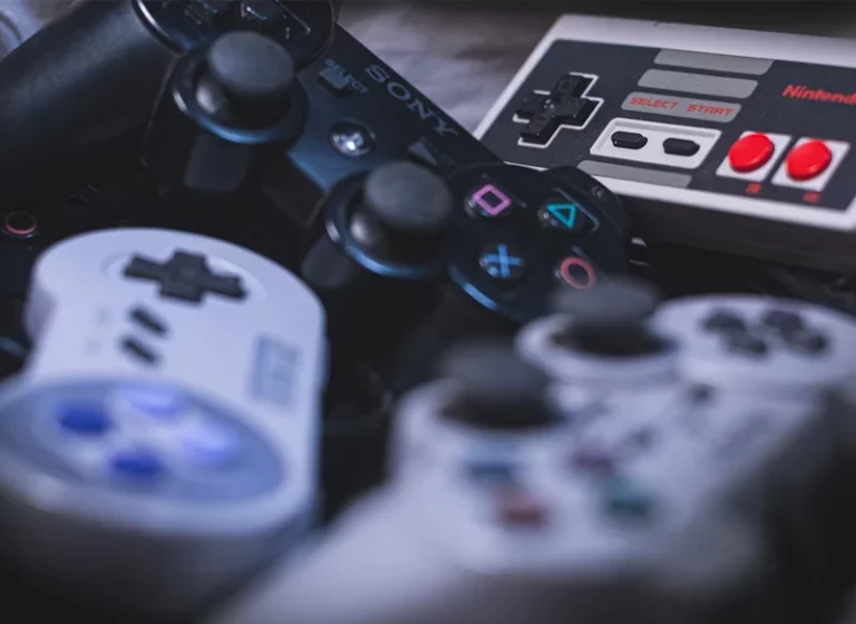 No tires o vendas tus viejos mandos de videoconsolas antiguas: te van a sacar de un apuro