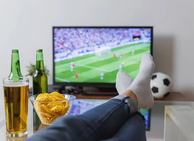 Golpe al fútbol pirata en las IPTV: LaLiga ya puede conocer la identidad de quienes las usan