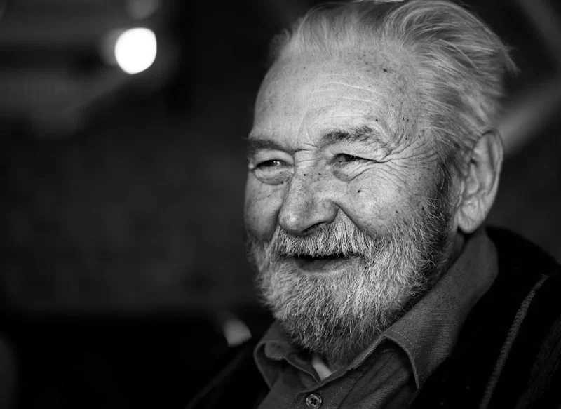 REACIAS A LA ADOPCIÓN DE LAS NUEVAS TECNOLOGÍAS