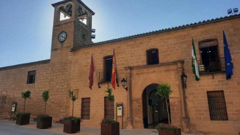 Luto oficial en Begíjar y Úbeda (Jaén) por el atropello de un niño de tres años
