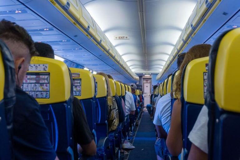Las aerolíneas ganarán más y alcanzarán cifra récord de pasajeros en 2026