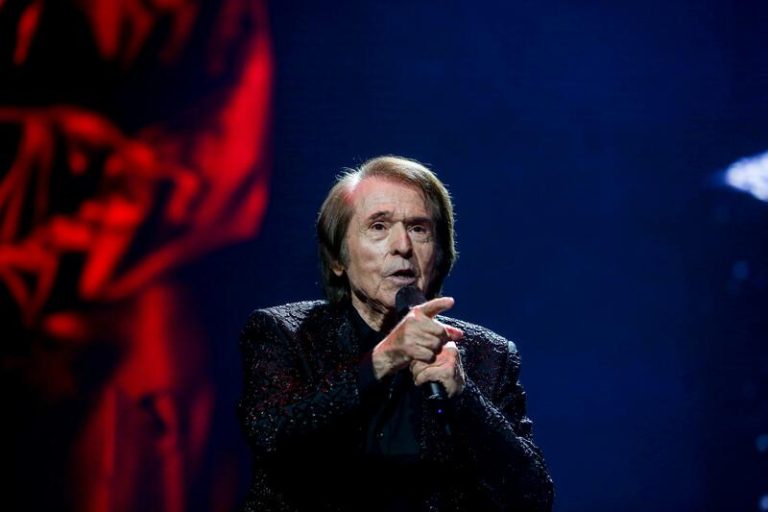 El estado de salud de Raphael tras ser ingresado de urgencia en el hospital durante la grabación de 'La Revuelta'