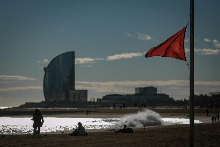 La Generalitat activa la prealerta en Barcelona y Girona por rachas de viento de 72 km/h